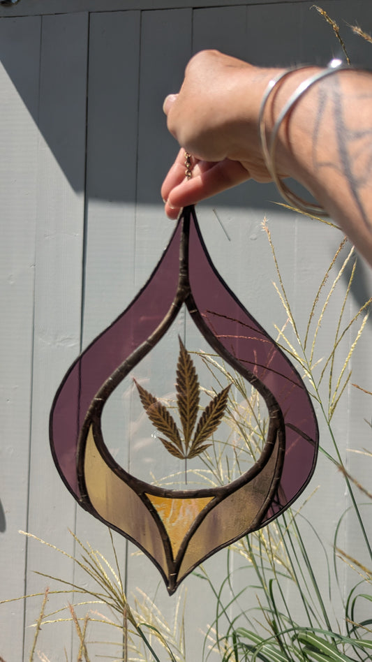 Hemp Leaf